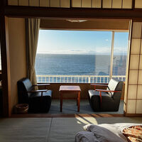 大きな窓とゆったりした造り