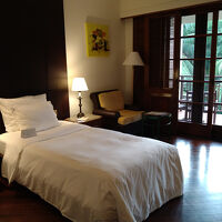 広くて落ち着く雰囲気の客室