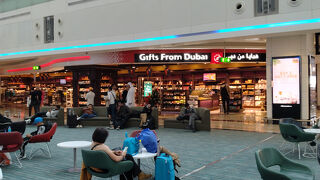 中東の巨大空港