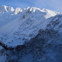 遂にテラスから正体を顕す上ホロカメットク山の威容