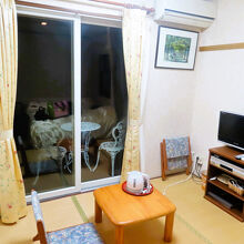 洋室だけど畳の和室スペースあり