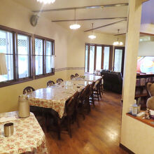 レストラン＆共有スペース