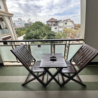 ベランダは広くて気持ちい。