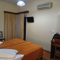 ベッドは寝やすくベランダもありました。