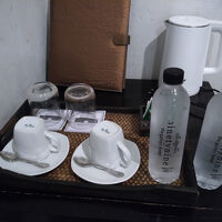 部屋に用意されていた飲み物。コーヒーは無かった