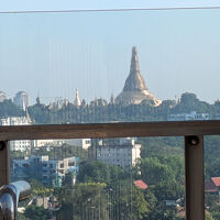 ホテルからのシュエダゴン・パゴダ