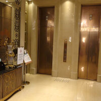 1階エレベーターホール