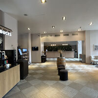 ロビー・フロント