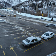 右側の車です。