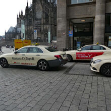 中央駅付近はタクシーが多い