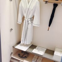 バスローブ・使い捨てスリッパ・金庫あり