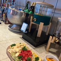 カクテルタイムのお酒。スパークリングワインもあり充実してまし