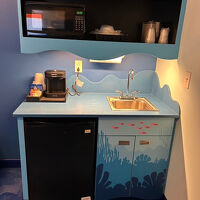 ミニキッチン。レンジもあり、７泊したので本当に便利でした。