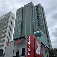 とても撮影に不向きな建物なんで、KFC入っちゃってます