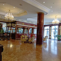 ロビーが広くて豪華です。