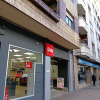 ホテルから3分位のスーパーマーケットは便利です。