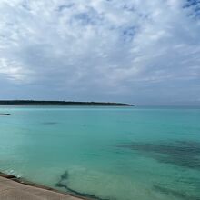 お庭の展望デッキからの海