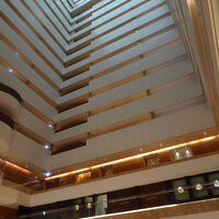 吹き抜けのあるホテルです