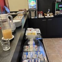 食事内容は、、ですが、ダイニングが素敵なのでOK