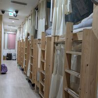 ズラーーっと並んでます、目隠しはカーテン