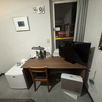 煖房は換気必要なガスヒーターで、寝るとき使えないのが残念。