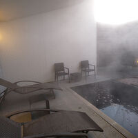 貸切温泉は1回のみ無料で利用可能。夜に入ると星が見えそう。