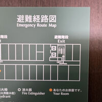 ツインが左側2室、右の広い2室はデラックスダブル26㎡です