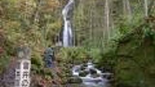 奥入瀬の滝の中では有名な方の滝