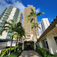 カラカウア通り側