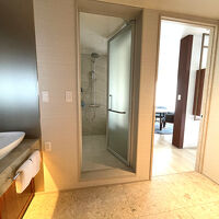 オーバーヘッドシャワーもハンドシャワーも水圧は〇