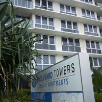 ブロードビーチ側が正面入口