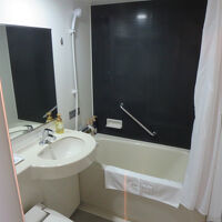 風呂・トイレ・洗面が一体化しています。入口の段差が小さいです