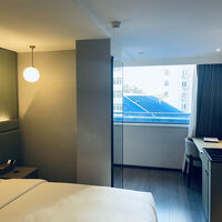 入室すると自動でカーテンが開く！