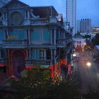 低層階の部屋だったので近隣の騒音でなかなか寝られなかった