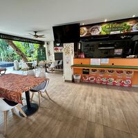 朝食はないが、簡単なミールは準備できますと書かれていた