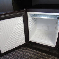 空っぽの冷蔵庫