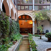 旧館のパティオ