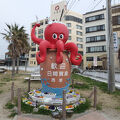 タコのモニュメント (西港)