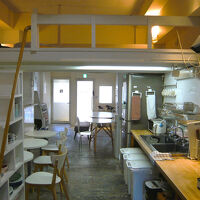 １階　奥から眺めたところ