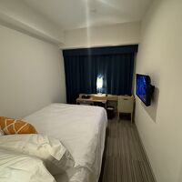 本当に狭いビジネスの部屋