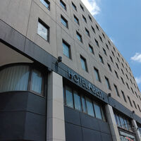 大須観音のすぐ近くで、駅の入り口もすぐという好立地です。