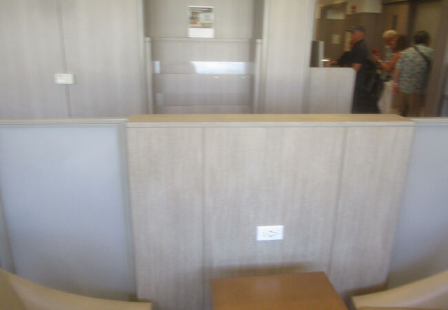 ホノルル国際空港 JALサクララウンジ