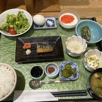 和朝食 飲み物と納豆はｾﾙﾌで