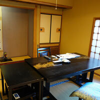 こちらの部屋でお食事もいただきます