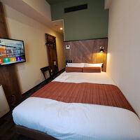 部屋はコンパクト