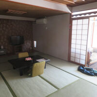 和洋室の１２畳の和室