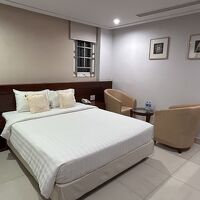 スーツケースが余裕で広げられるサイズです