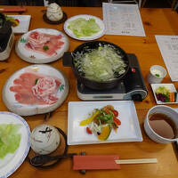 夕食の豚しゃぶ、ネギは食べ放題