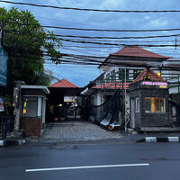 工事中の入り口横のレストラン