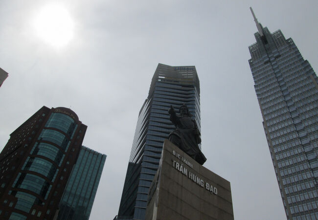 チャン フン ダオ 像 （陳興道 像）